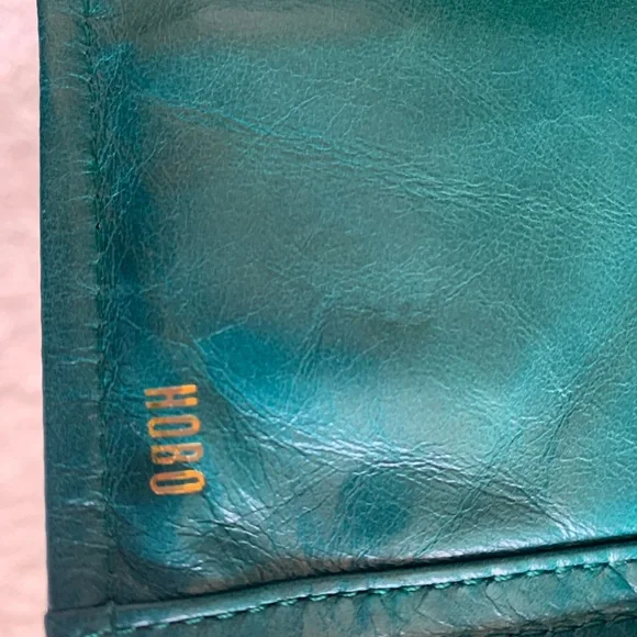 Hobo Bluegrass Bifold Leather Wallet with Button Closure - Picture 5 of 8